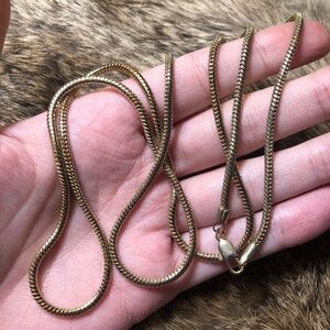 Vintage chunky gold toned snake chain necklace